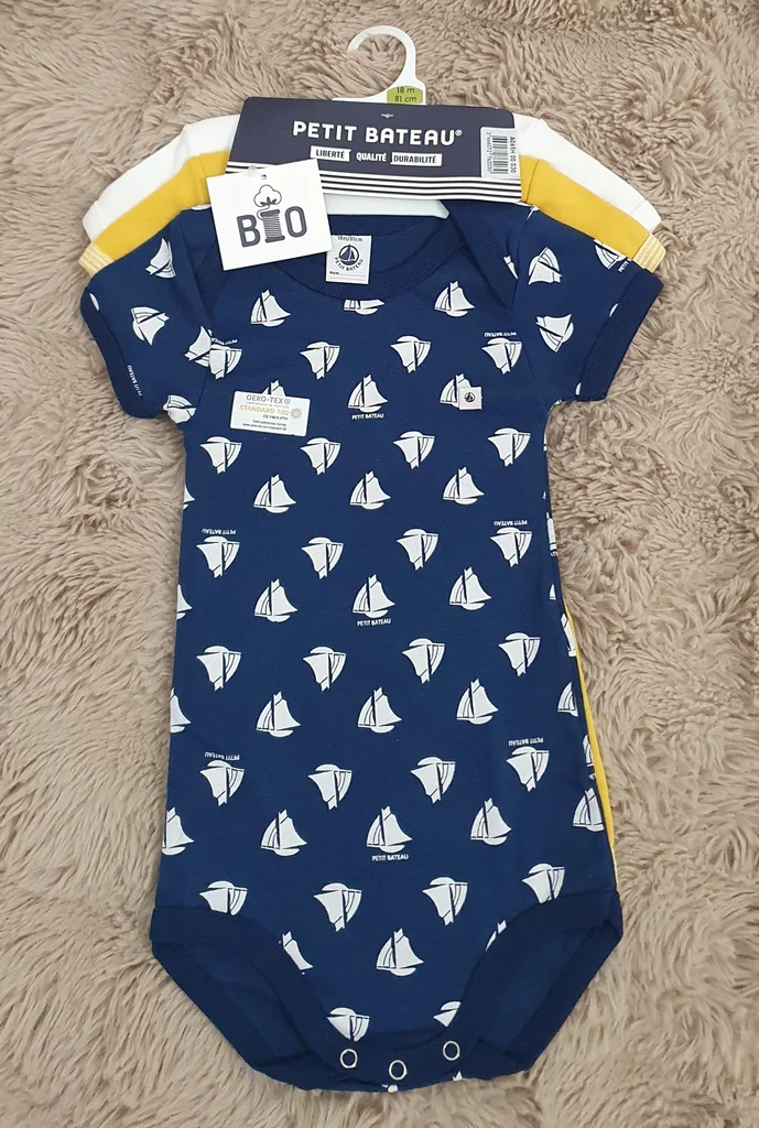 Lot de 3 bodies 18mois manches courtes Petit bateau 
